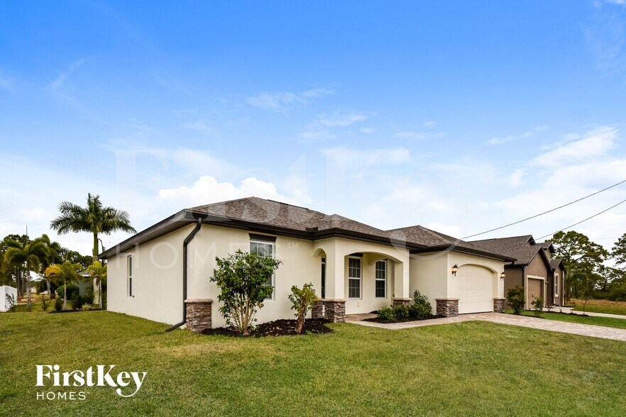 Building Photo - 2912 NW 18th Pl