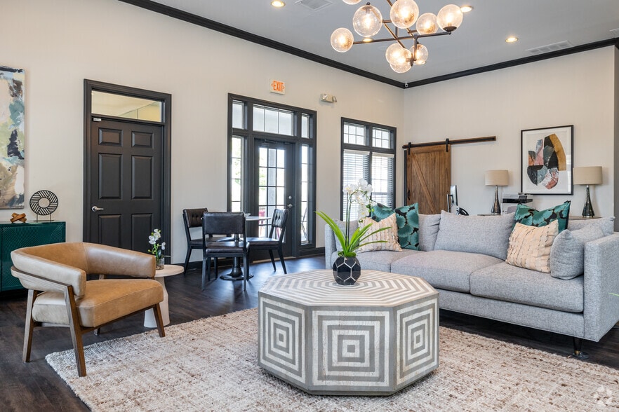 Primary Photo - Centennial Park Apartments