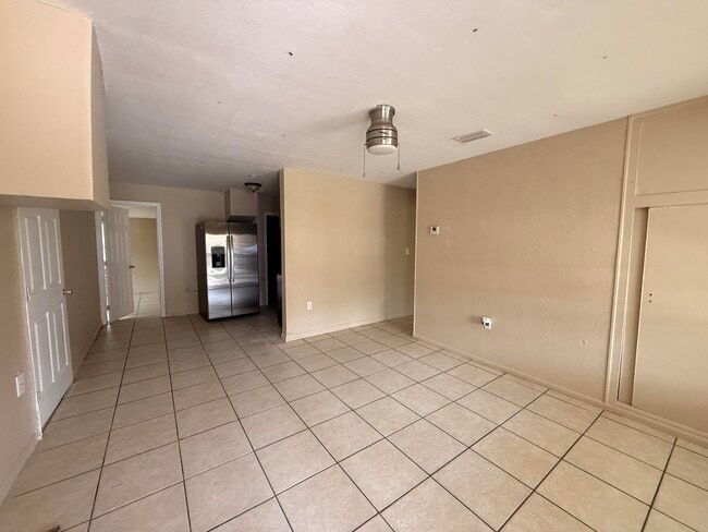 Building Photo - 1604 Zephyr Ave