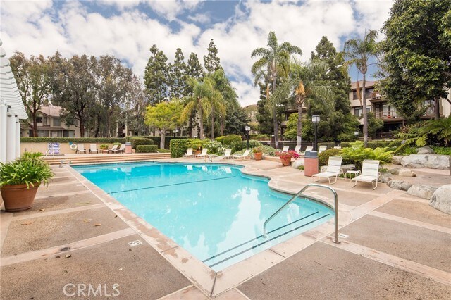 Building Photo - 2555 Plaza del Amo