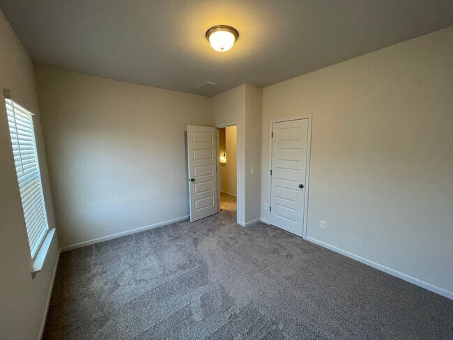 Building Photo - New 4/2.5 House in Longbrook- $1,995