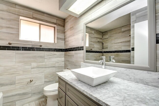 Building Photo - 16623 Blackhawk Blvd