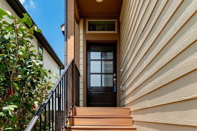 Building Photo - 5206 Pr Ter Ln