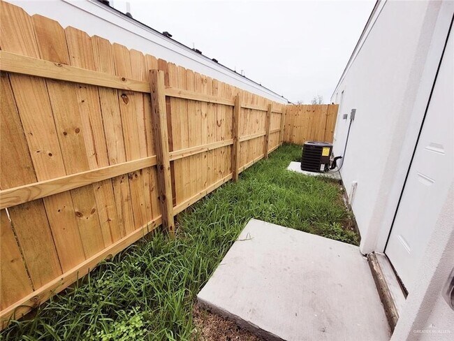 Building Photo - 3501 Fuerte Ave