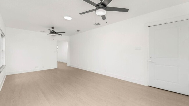 Building Photo - 1135 Ceralvo St
