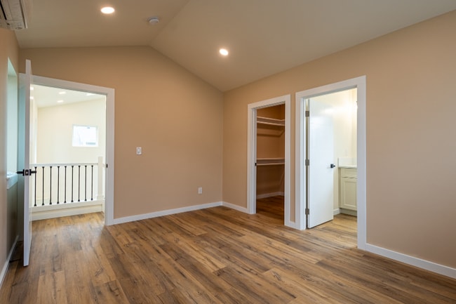 Building Photo - 8122 SE 74th Ave