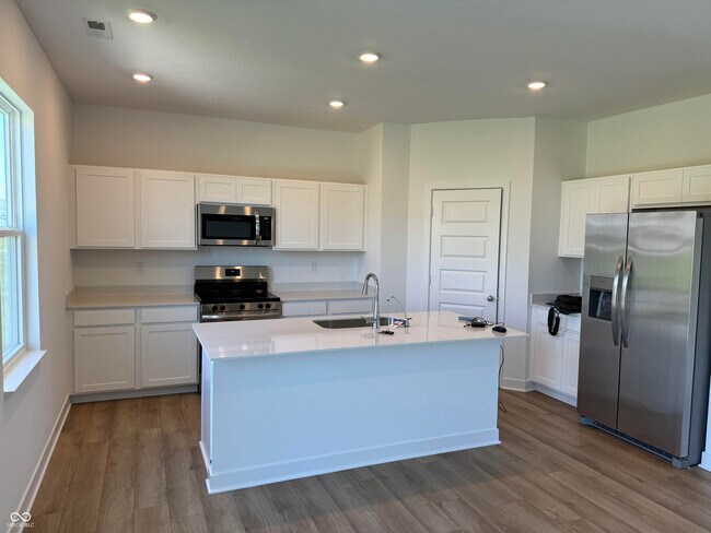 Building Photo - 1048 Bald Tree Dr