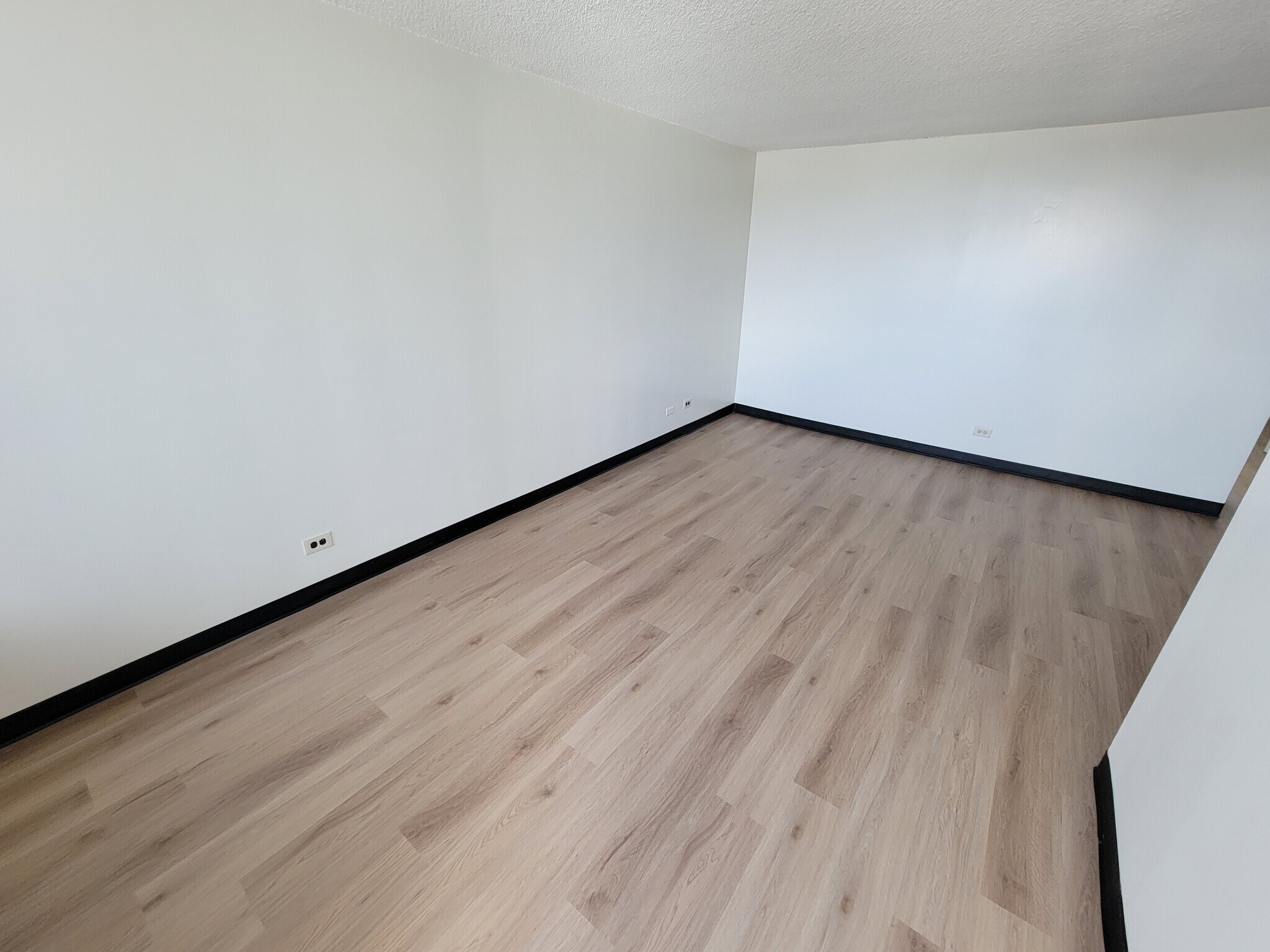 Building Photo - 3175 Waialae Ave