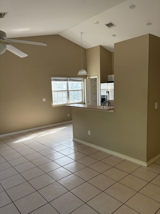 Building Photo - 118 Summerwood Dr