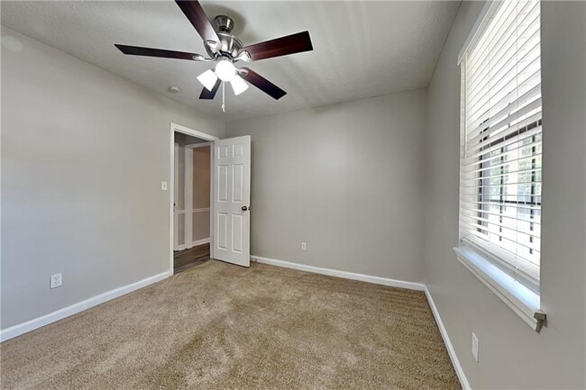 Building Photo - 7116 Stonecreek Dr