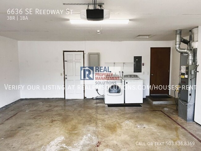 Building Photo - 6636 SE Reedway St