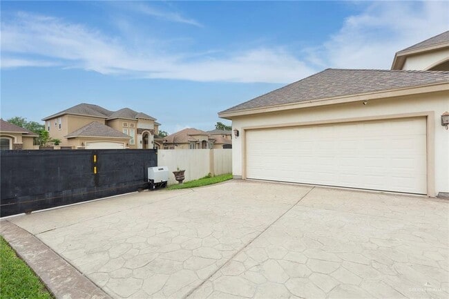 Building Photo - 24 Nevis Dr