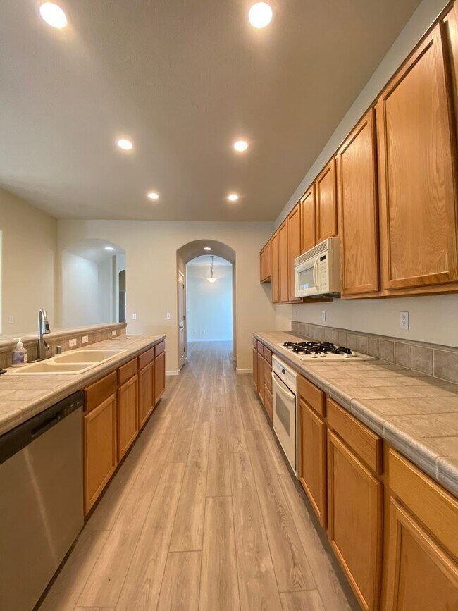 Building Photo - Beautiful Home in Stonelake Coming Soon!
