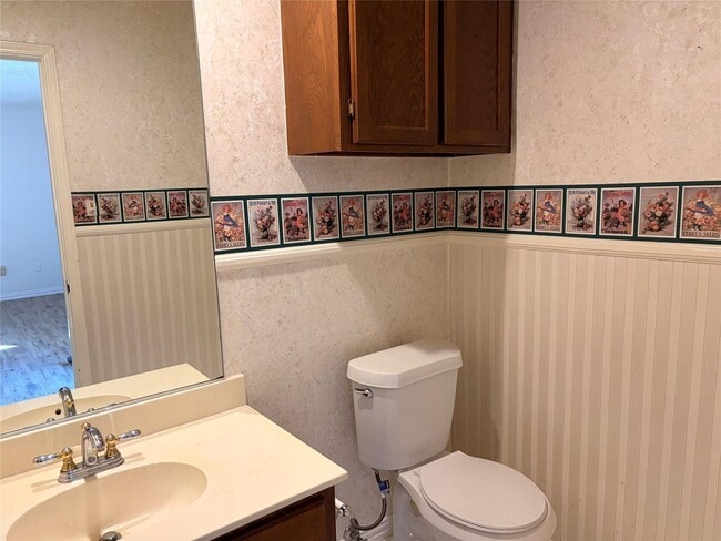 Building Photo - 2327 Torrington Dr