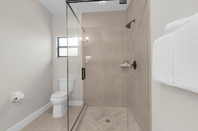 Building Photo - 4400 Vanda Dr