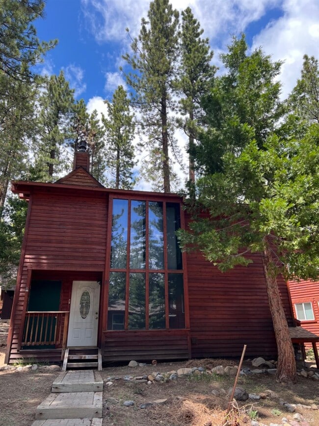 Building Photo - 702 College Dr