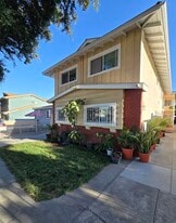 Building Photo - 2726 Orchard Pl
