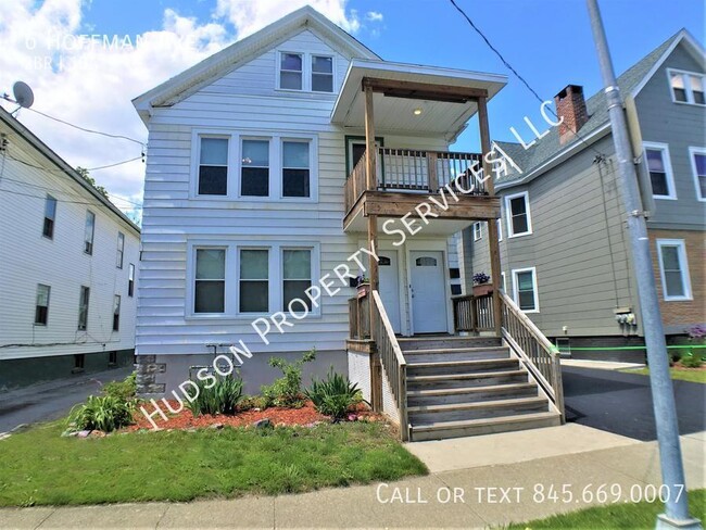 Building Photo - Beautiful and Newly Updated 2nd Floor Apar...