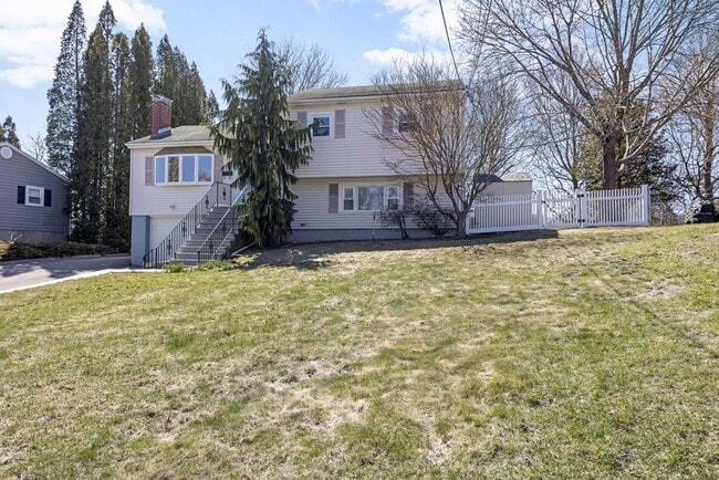 Building Photo - 160 Ravenswood Rd