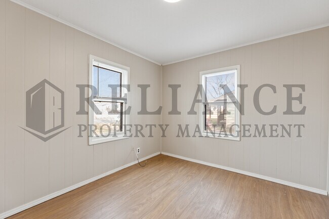 Building Photo - 224 Grover Ave