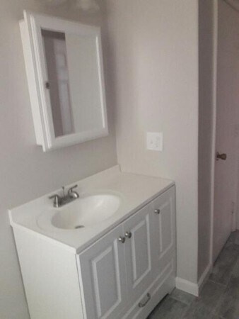 Building Photo - 33 Rockland St