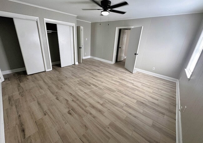Building Photo - 4669 Durbin Ave