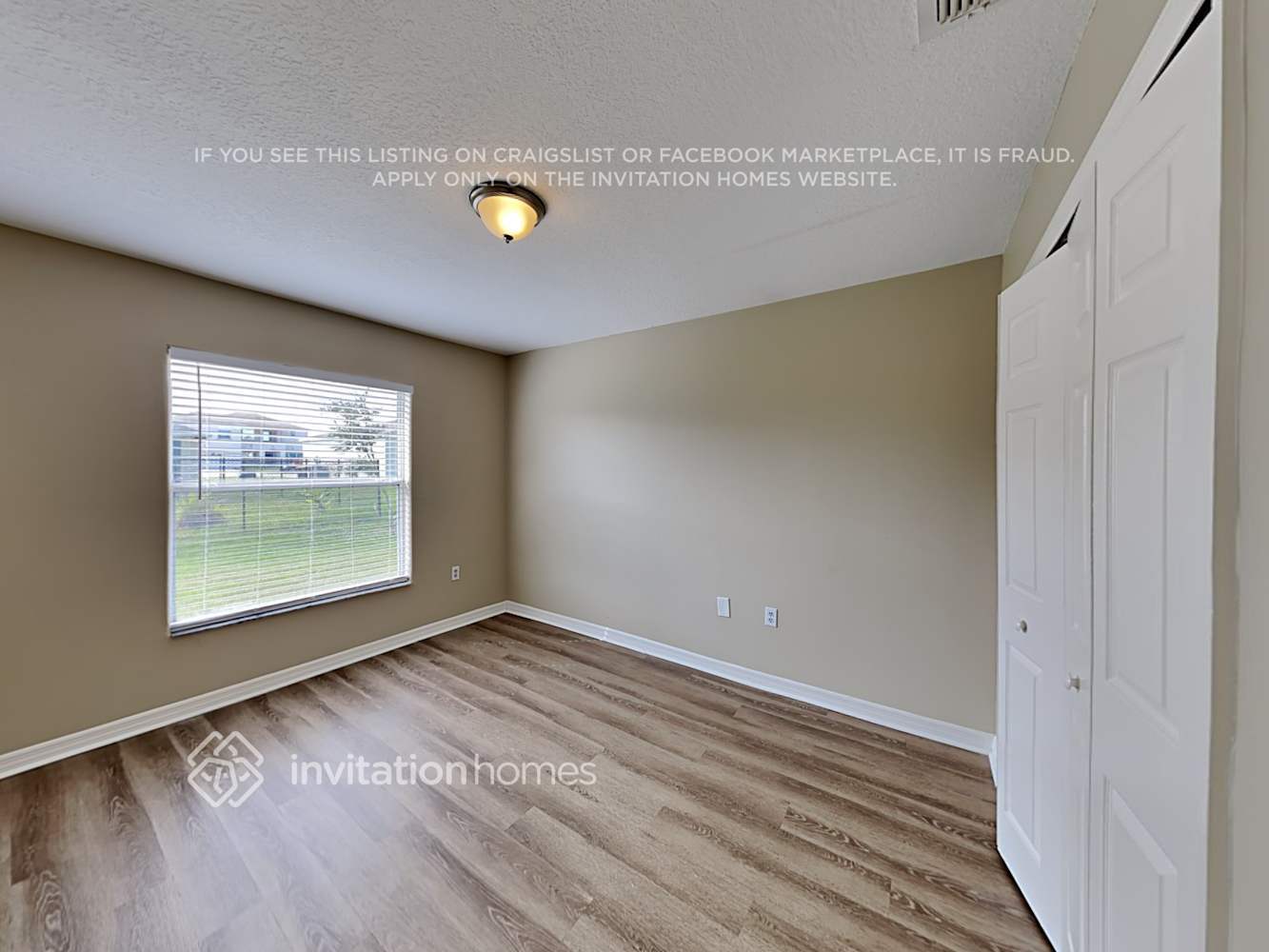 Building Photo - 327 Huron Dr