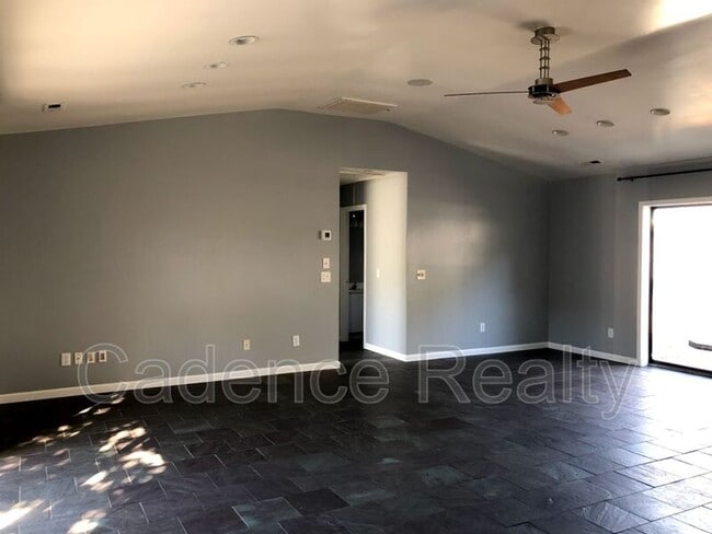 Building Photo - 306 Halyard Ct