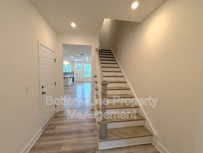 Building Photo - 1520 Cedar Tree Dr