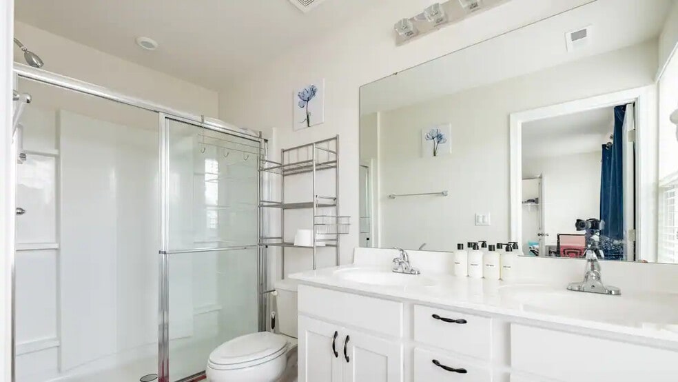 Building Photo - Room in House on Skipjack Ln