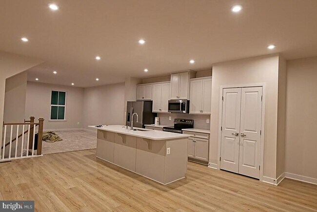 Building Photo - 9390 Tanfield Dr