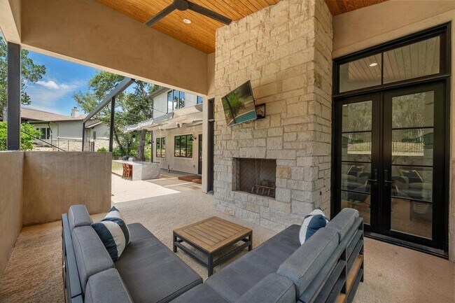 Building Photo - 2600 Arion Cir