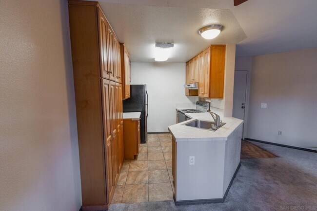 Building Photo - 9750 Mesa Springs Way