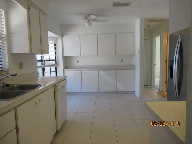 Building Photo - Beautiful 3 Bedroom Home with Huge Yard!