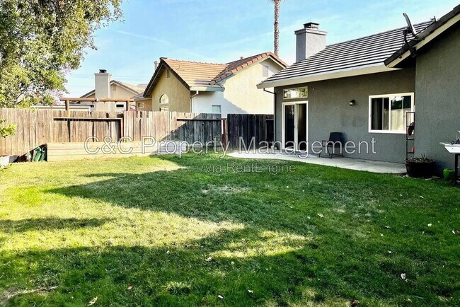Building Photo - 8717 Spruce Ridge Way