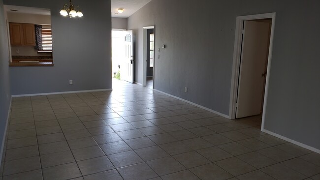 Building Photo - 23 Ocean Breeze Cir
