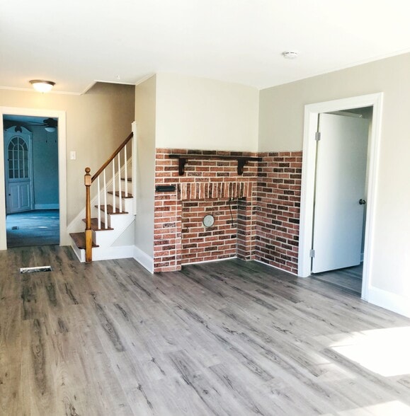 Living Room - 102 Fruit St