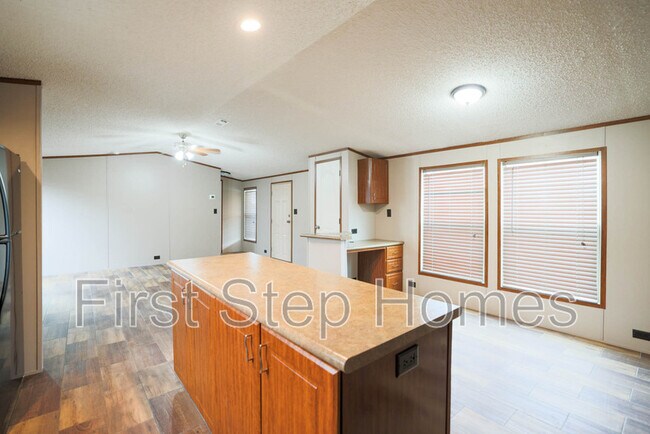 Building Photo - 1210 Orizaba
