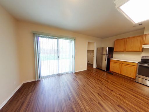 Building Photo - Immaculate 3/2 Rental-Close to Everything-...