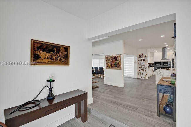 Building Photo - 3784 Sheridan Ave