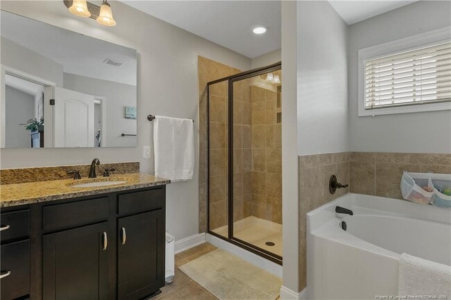 Building Photo - 852 Micahs Way N