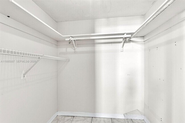 Building Photo - 1830 Dixieana St