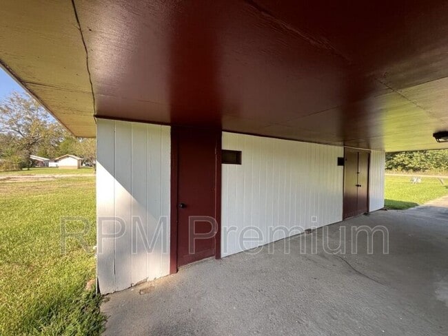 Building Photo - 13191 Sunshine Rd