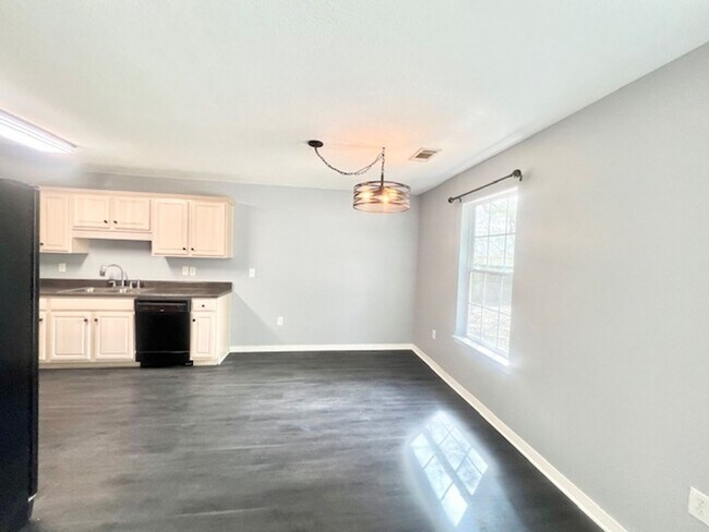 Building Photo - 3200 Skynight Dr