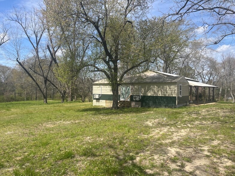 Building Photo - 17 B St
