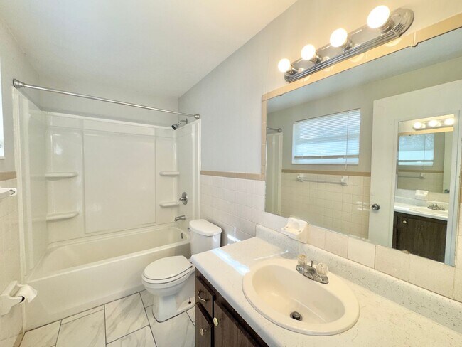 Building Photo - Off Havendale - End Unit Duplex