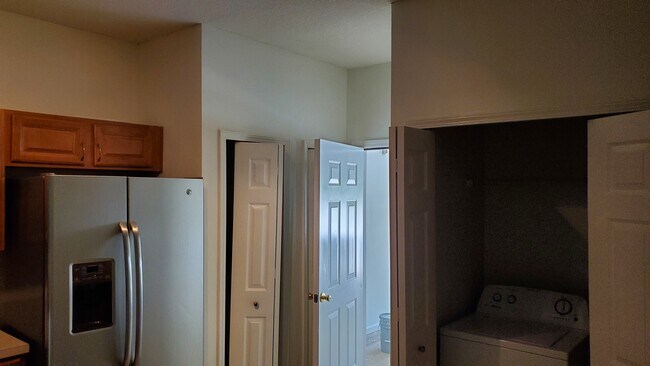 Building Photo - 242 Scrub Jay Dr