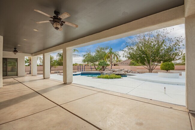 Building Photo - 10335 N Tall Cotton Dr