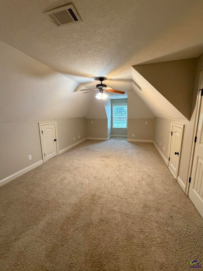 Building Photo - 254 Southfield Ct