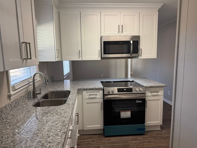 Building Photo - 437 Lockridge Ln